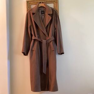Weekend Max Mara 2  button (side to side)front tie belt/ coat color cocoa